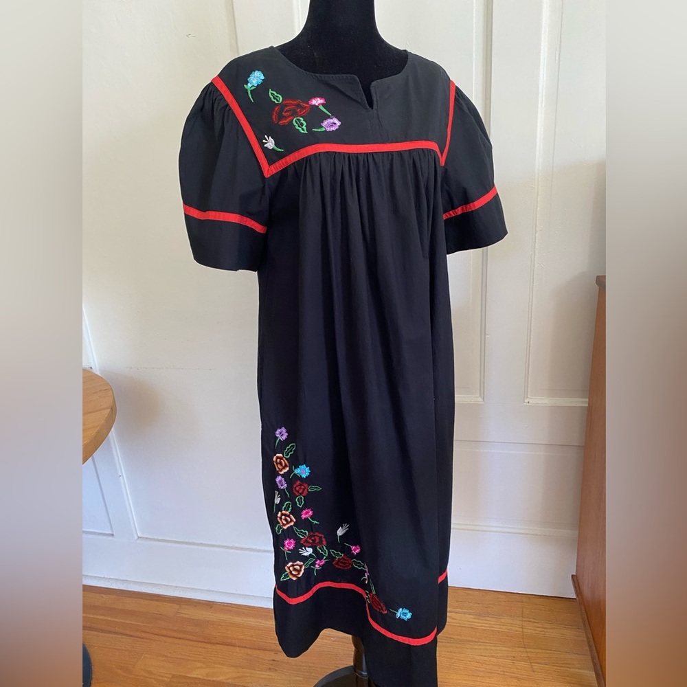 Mexican Black Dress Mumu Kaftan with Colorful Floral Embroidery. Size Medium.